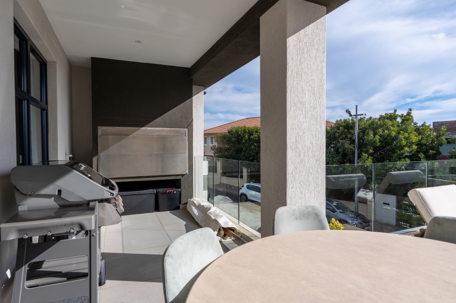 To Let 4 Bedroom Property for Rent in Camps Bay Western Cape
